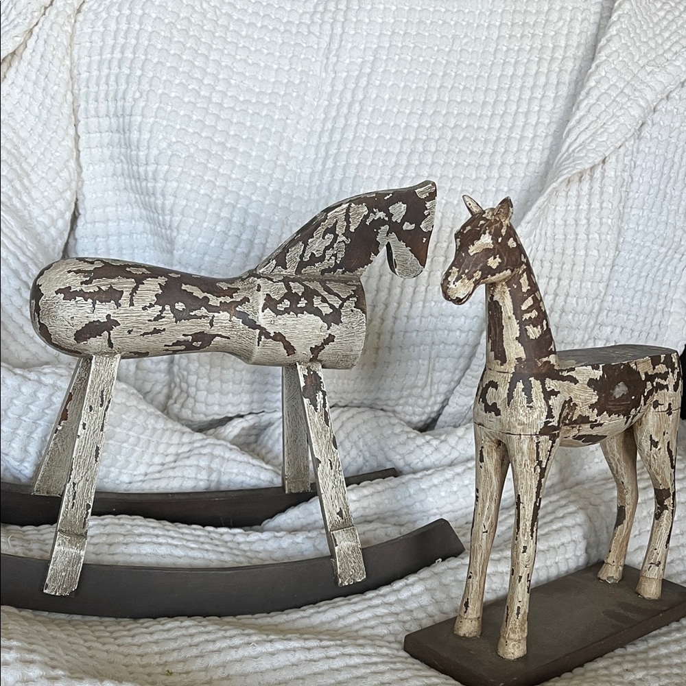 2 super cute decorative horses